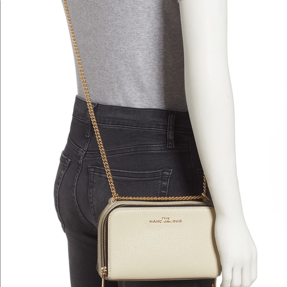 The Marc Jacobs The Everyday Crossbody Bag Oatmilk - Picture 6 of 6